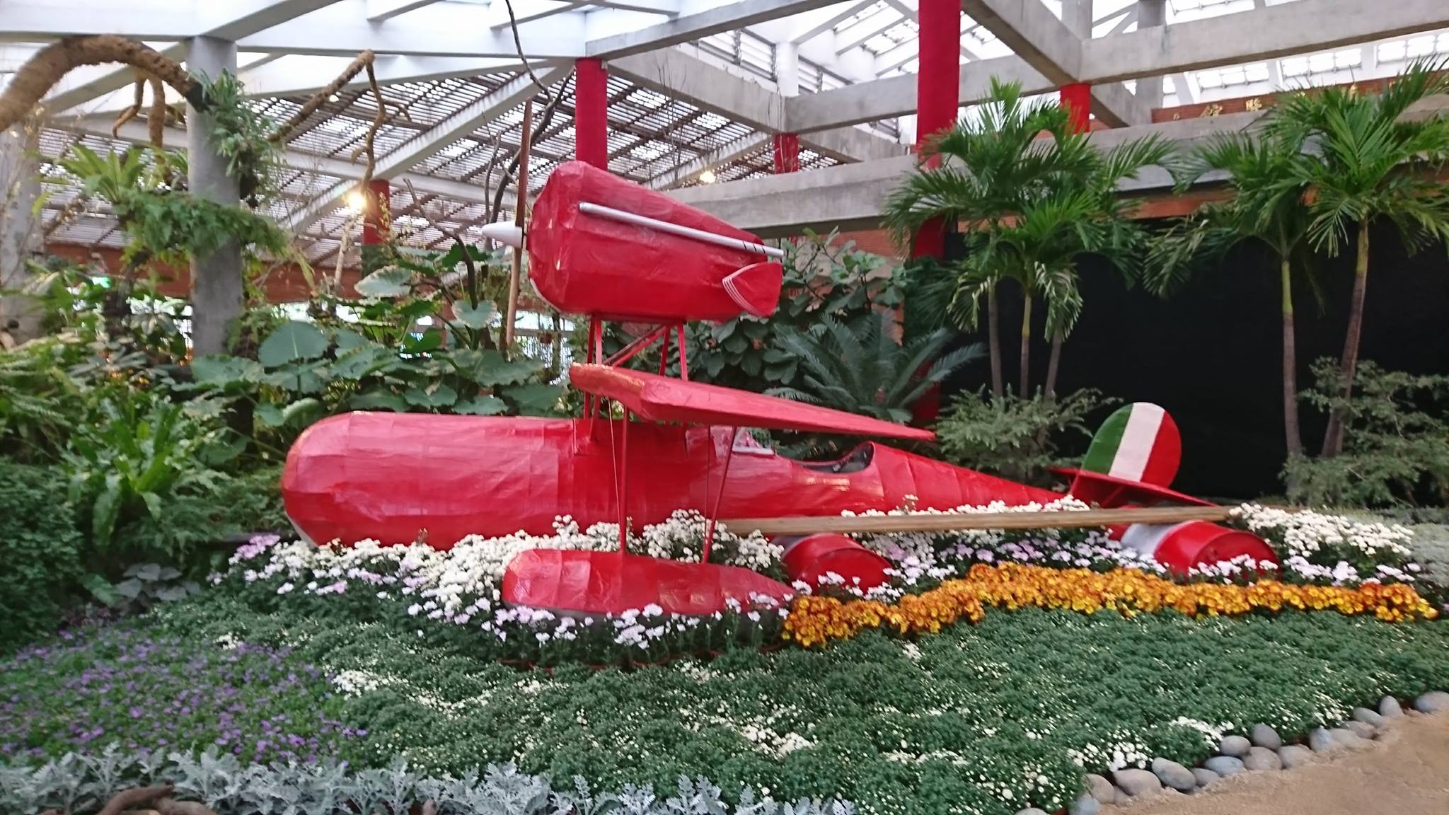 圖2.「紅豬」飛機精典登場-2