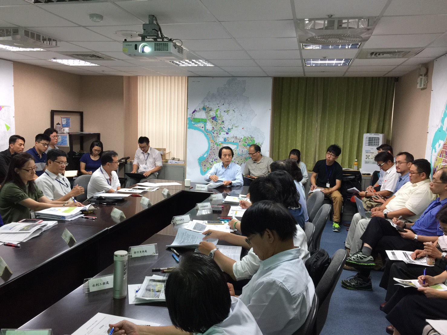 圖10「生態社子島公園綠地系統景觀總體規劃」案期初進度會議現況(2)