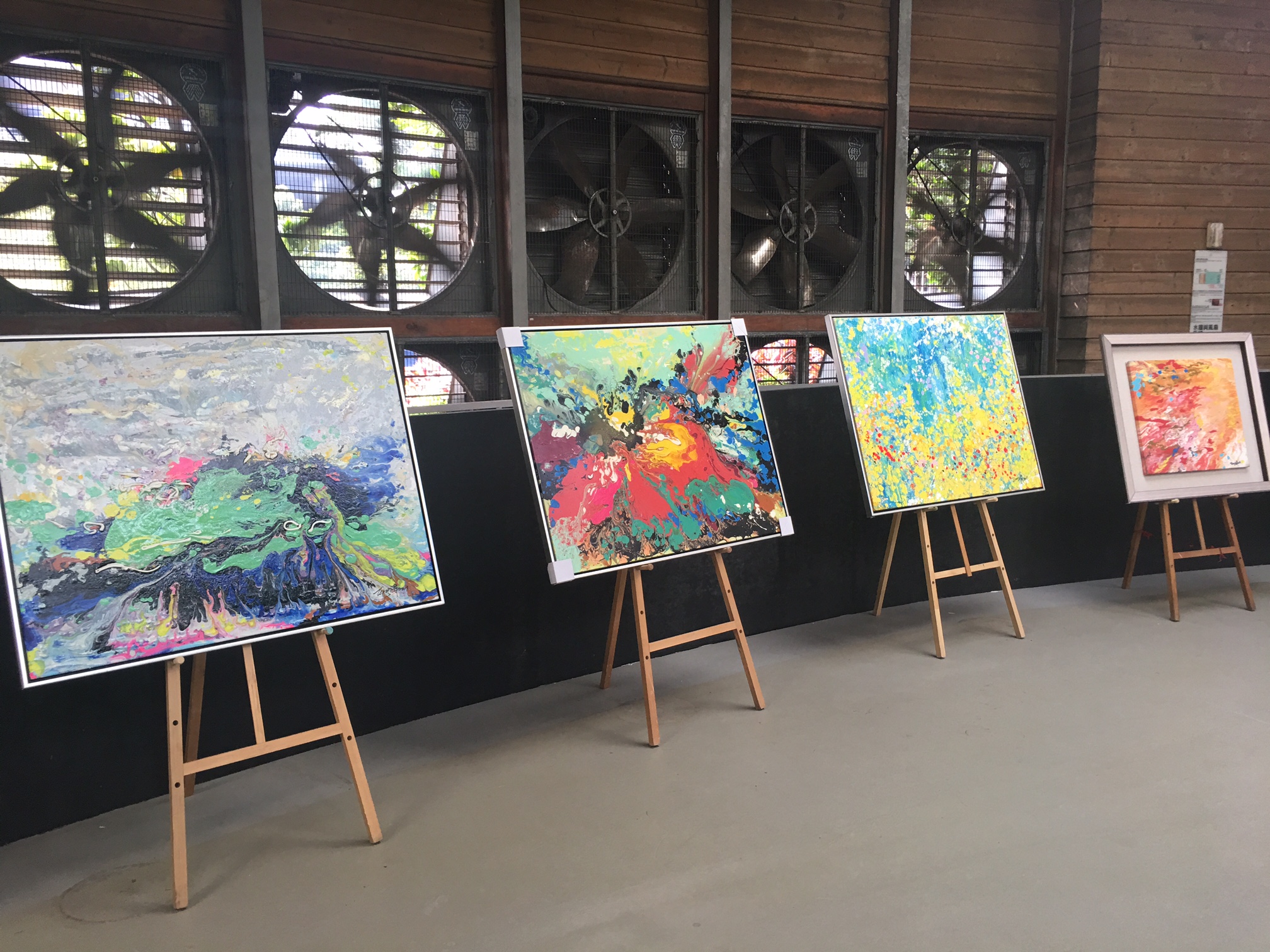 圖8. 畫展現場，臺北典藏植物園一隅(四)