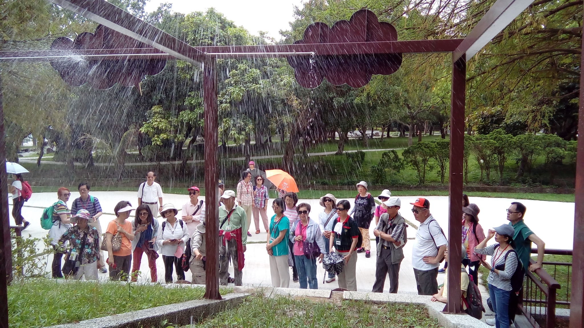 體驗模擬降雨沖蝕槽