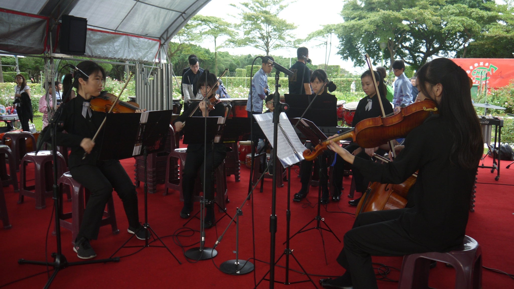 圖9.臺北市立中正國中弦樂四重奏現場演出情形。