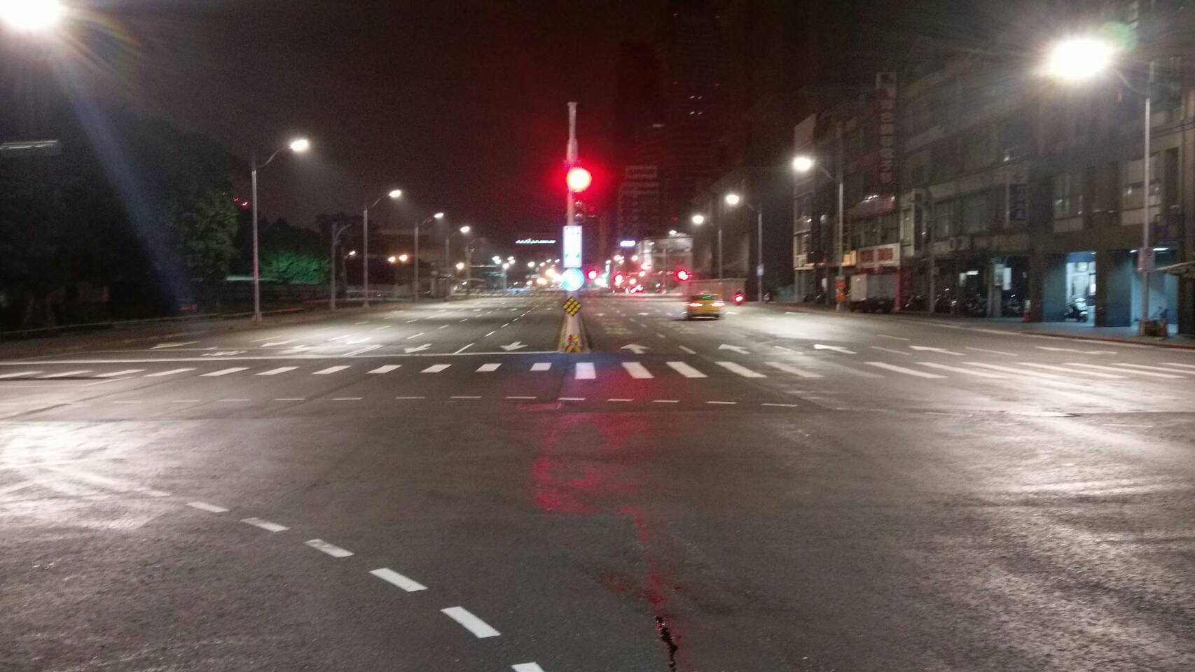 忠孝橋往北門方向夜間照明(1)