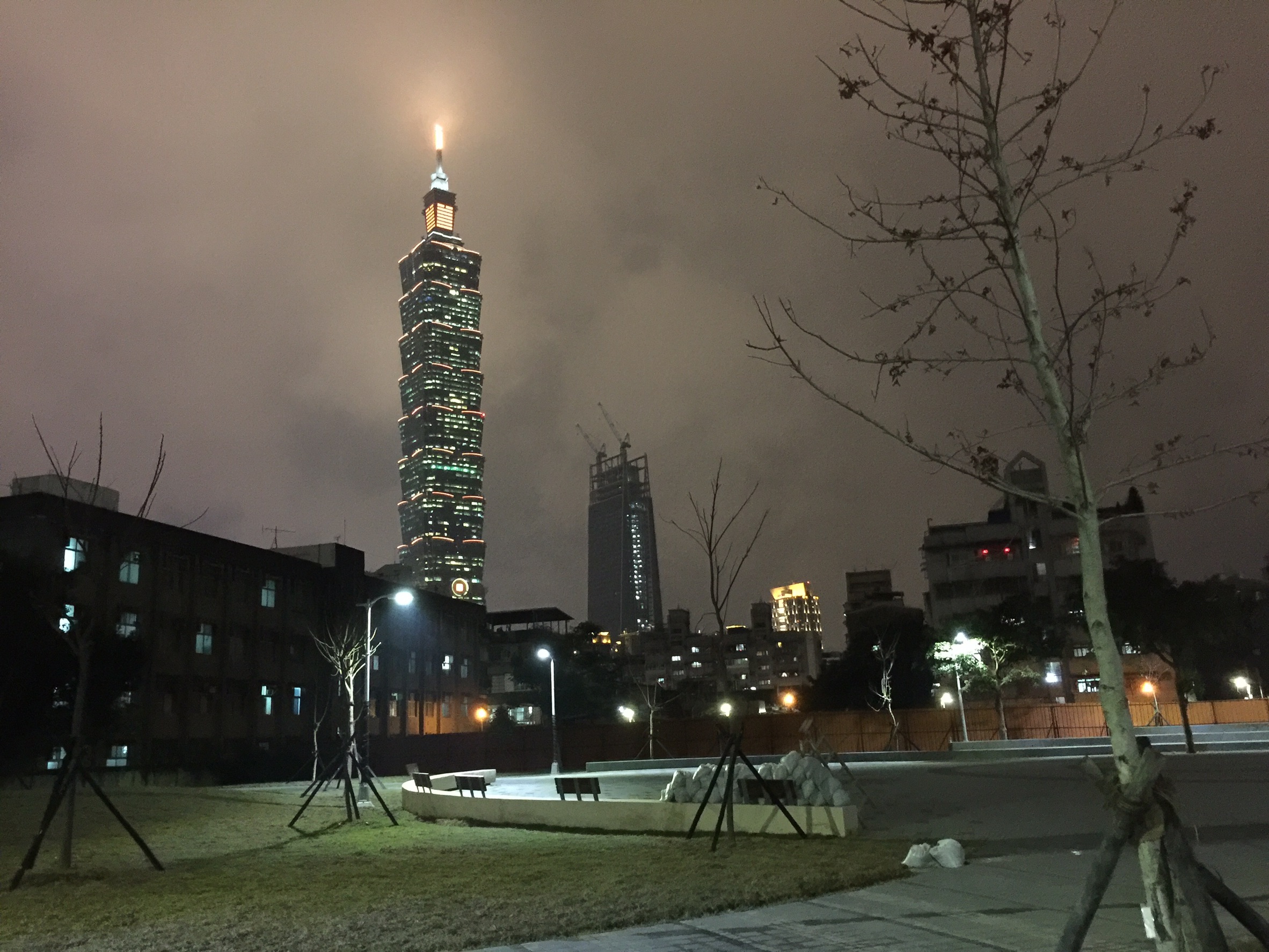 視野開闊的景勤1號公園是觀賞臺北101跨年煙火的絕佳地點