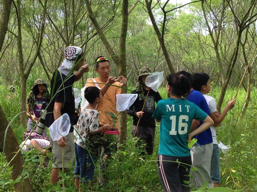 黃仕傑帶團生態導覽情況1