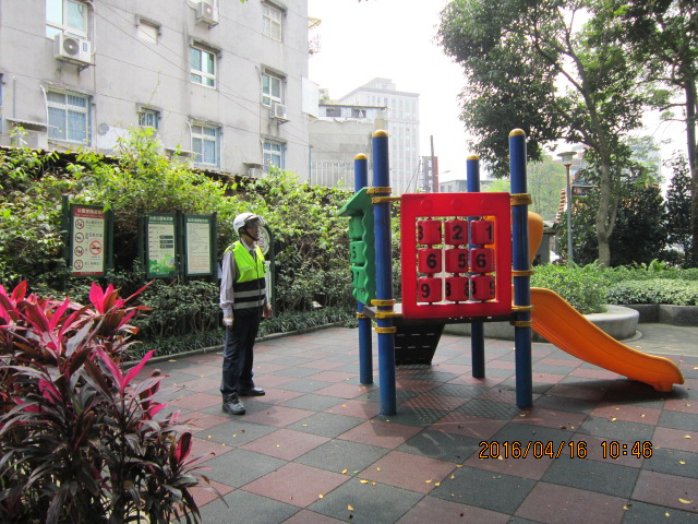 圖7：駐警巡查南港區合成公園兒童遊戲器具