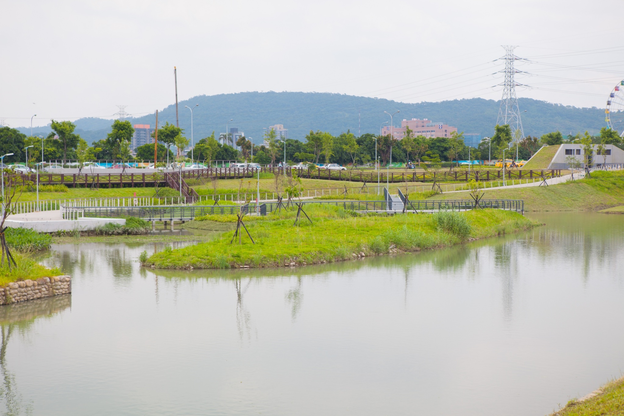 照片7.洲美蜆仔港公園-兼具休憩、防洪、生態的濕地公園