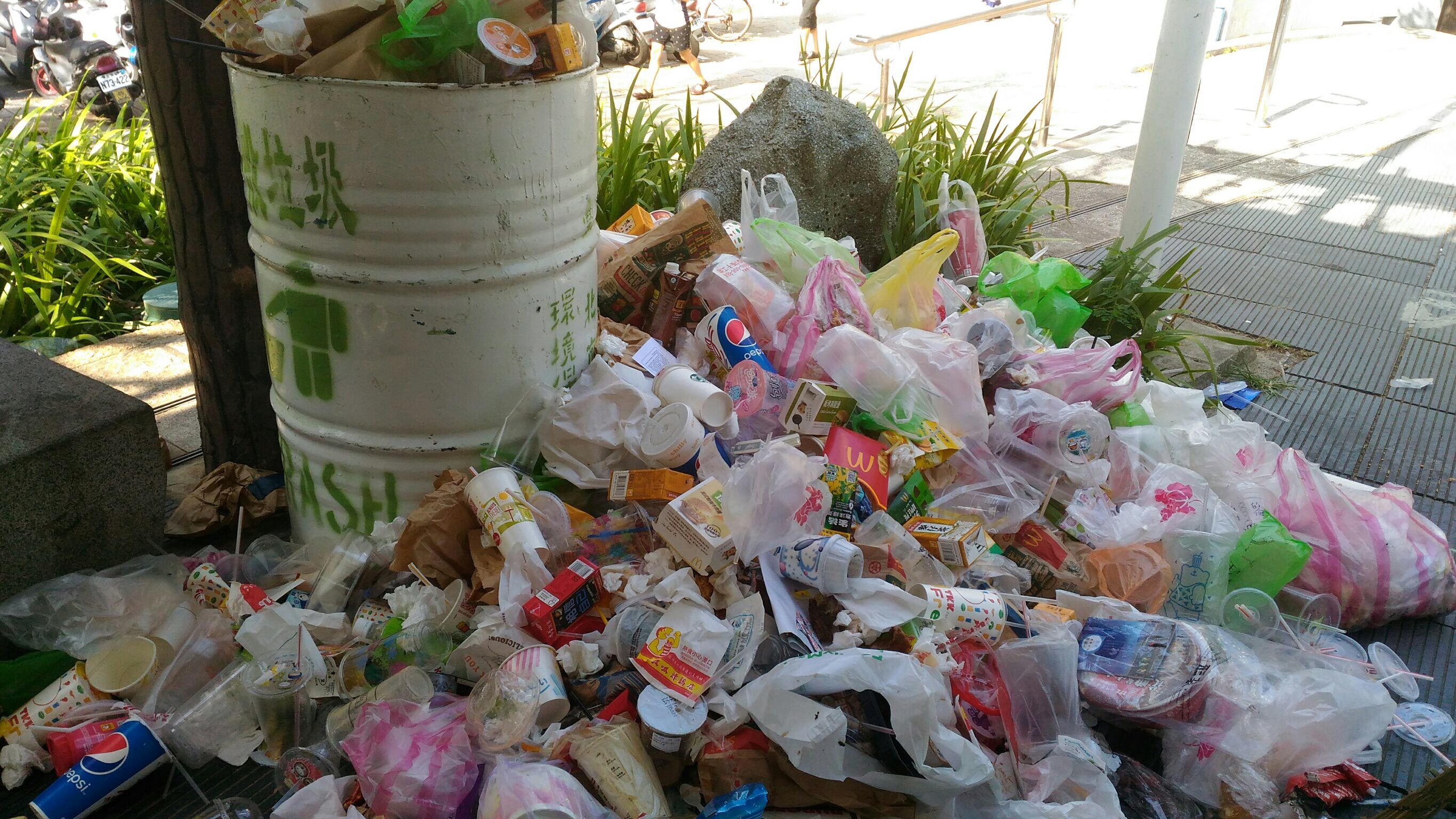 圖5.遊客留下了爆量的垃圾