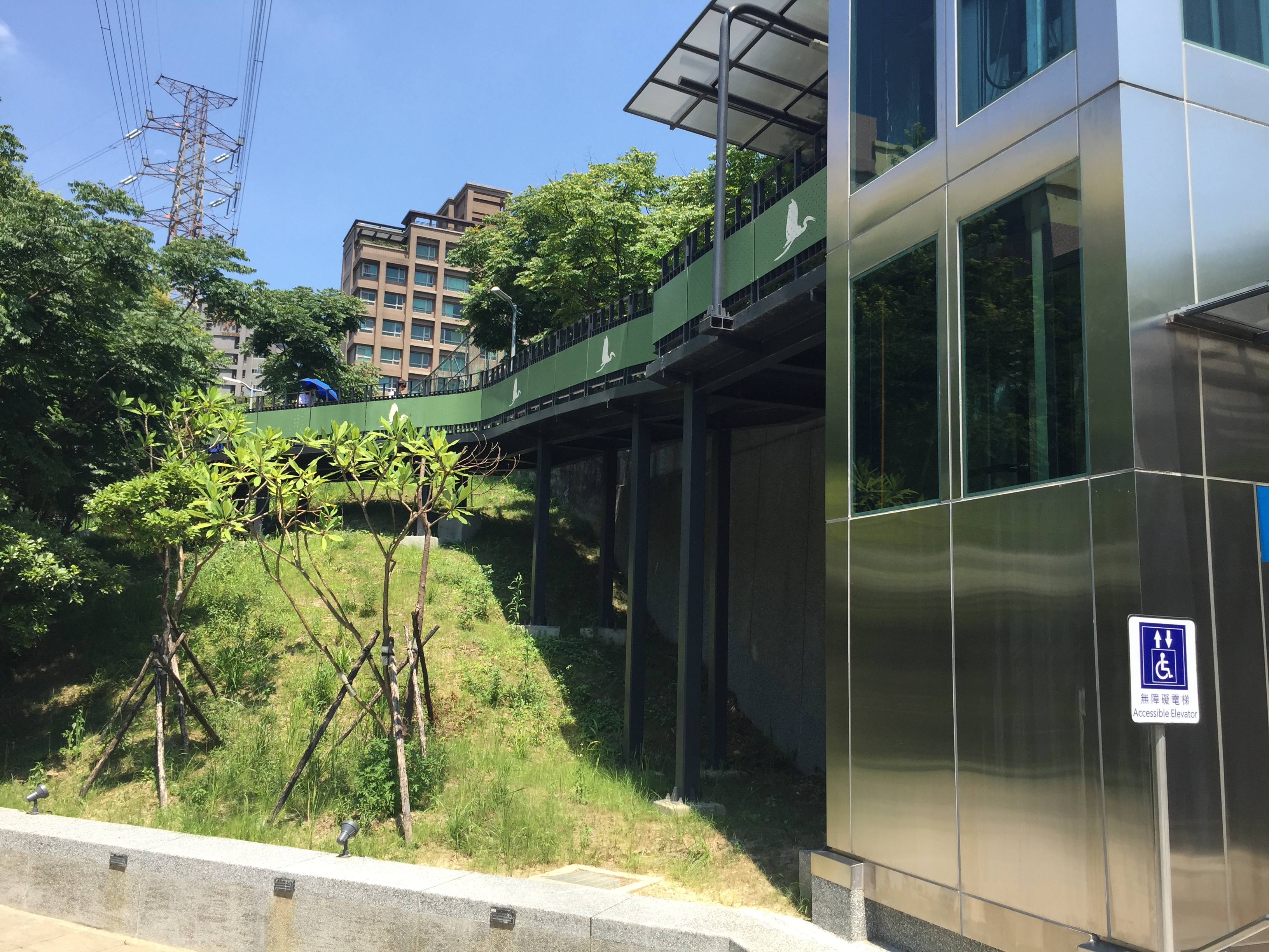 圖5、通往電梯的坡道