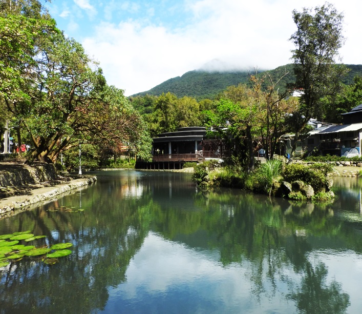 圖2.改造後的前山公園陽明湖山水一色