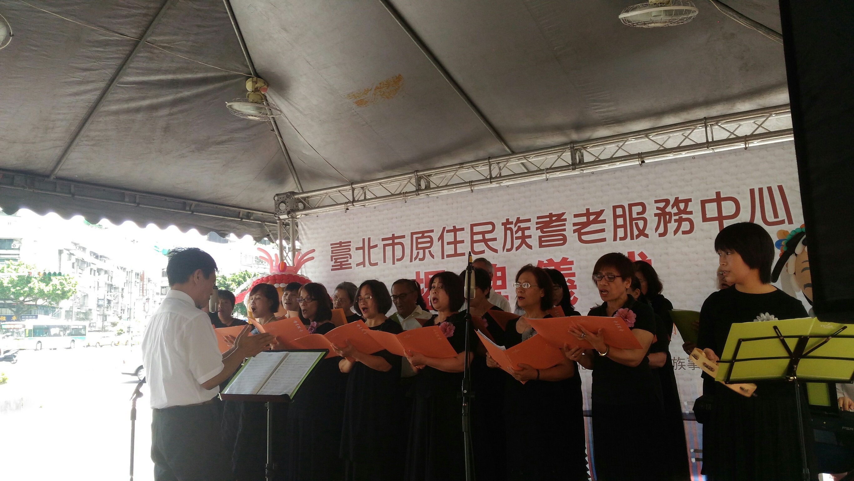 原聲古韻合唱團演唱