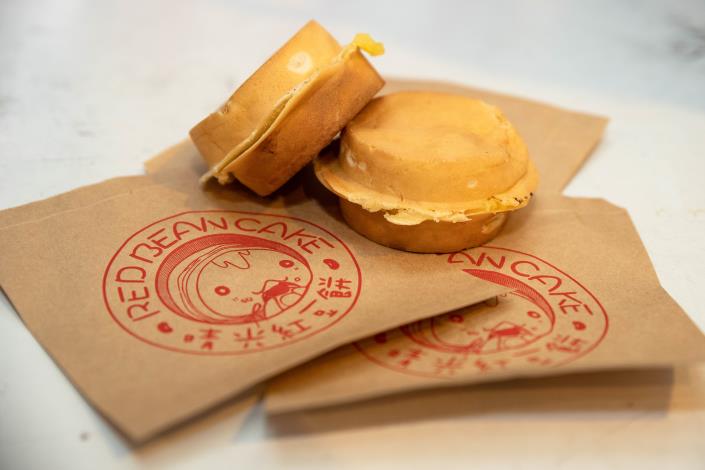 主打紅豆、奶油、蘿蔔絲等傳統口味的晴光紅豆餅