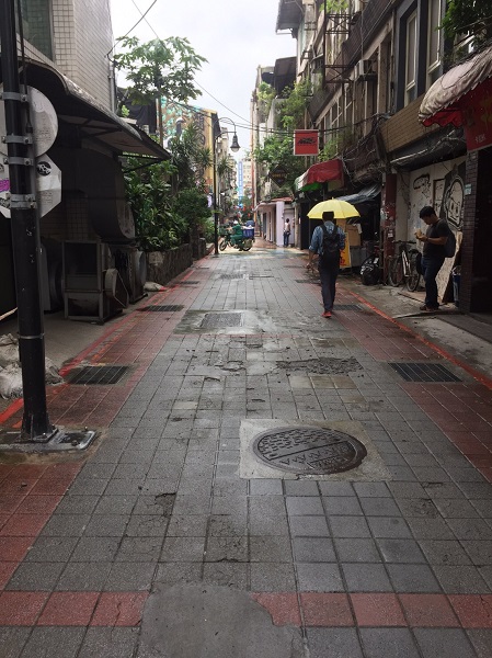 武昌街120巷施工前鋪面老舊情況