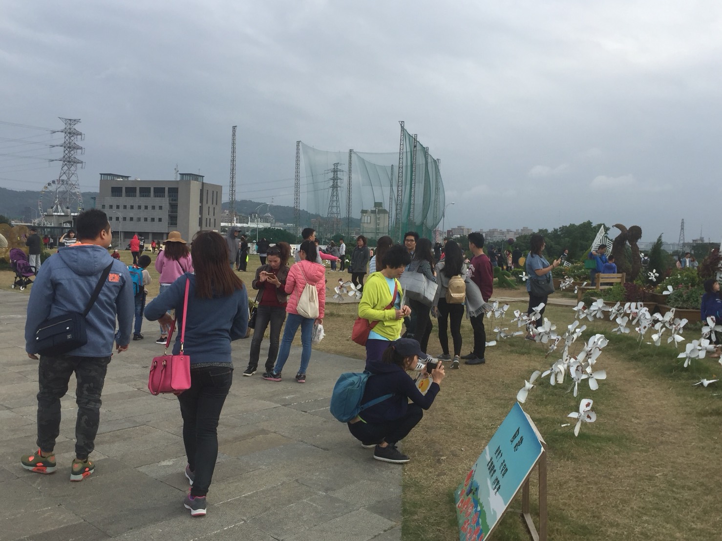 圖3. 洲美蜆仔港公園-人潮湧現