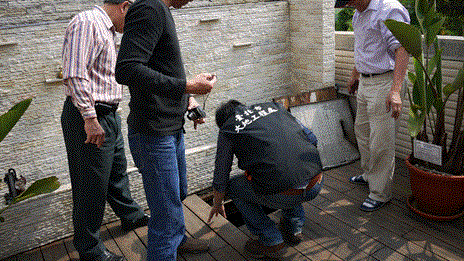 市府人員會同專業技師檢視水土保持設施狀況，並給予維護管理之建議