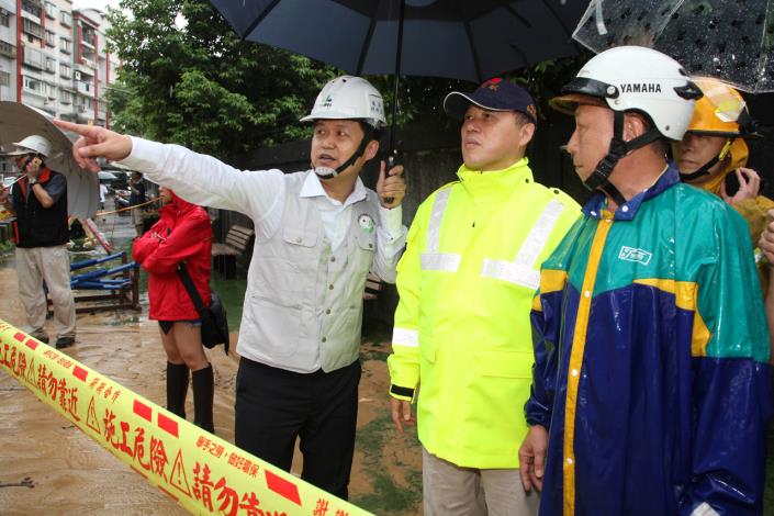 至松山路725號視察災情_高讚賢攝_松山路725號