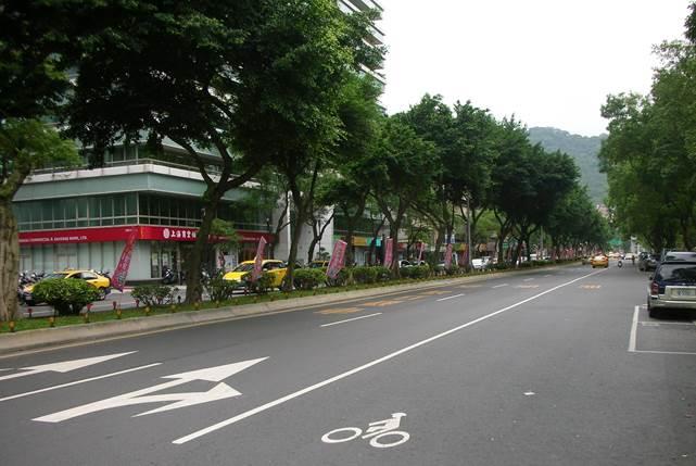 附圖3 慢車道