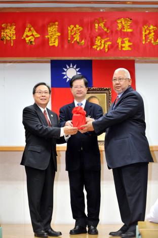 出席聯合醫院總院長交接典禮3