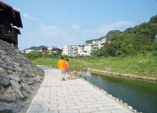 營造舒適的水岸漫遊環境