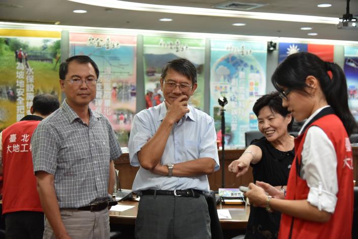水保局副局長、中興大學及屏科大教授現場測試系統