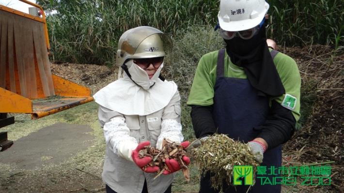 碎木機可處理為粗細不一的木料備用