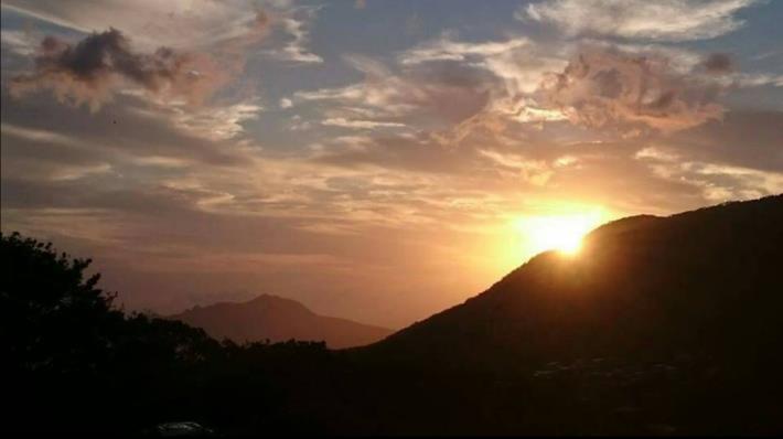 晚霞平台之夕陽餘暉(李秋霞里長提供)
