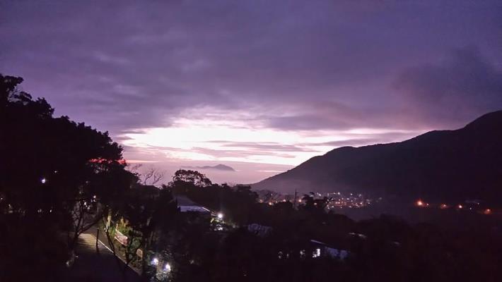 晚霞平台之美麗夜景(李秋霞里長提供)