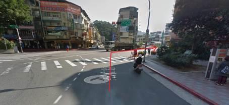 指引路線-松仁路與吳興街交叉口右轉至吳興街。