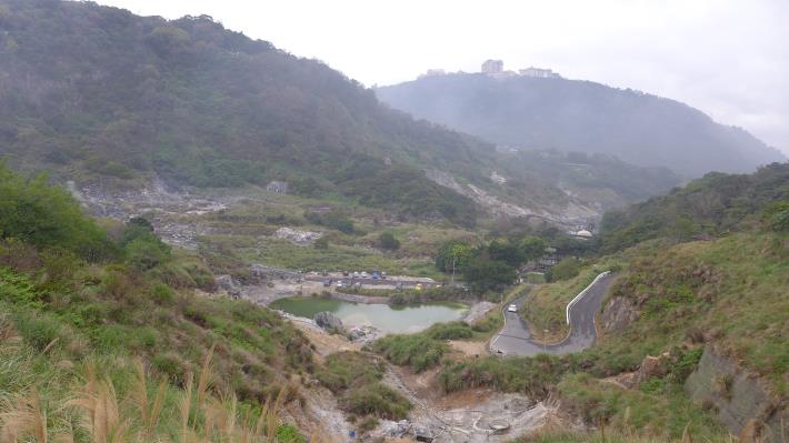 步道遠眺山谷景觀