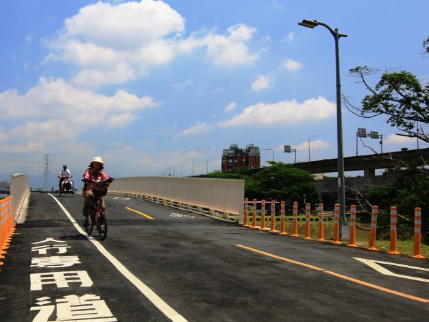 雙園自行車橋，寬達6公尺，僅供自行車和民眾步行使用