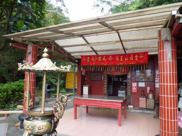 天玉宮為土地公廟，昔日是往來古道行旅者的中途休息站。