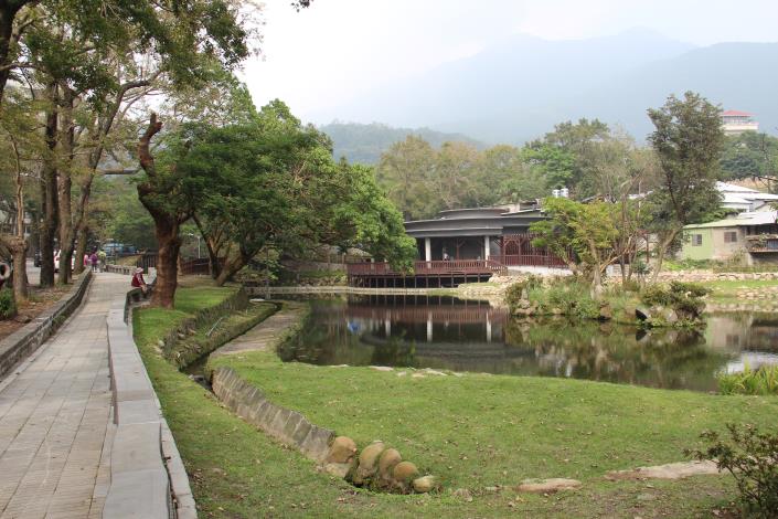 03前山公園-陽明湖恢復其自然湖泊風貌