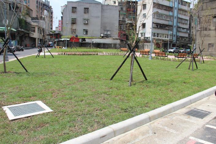 16.巷弄裡的大確幸，期待20年，廢棄印刷廠變身綠地公園