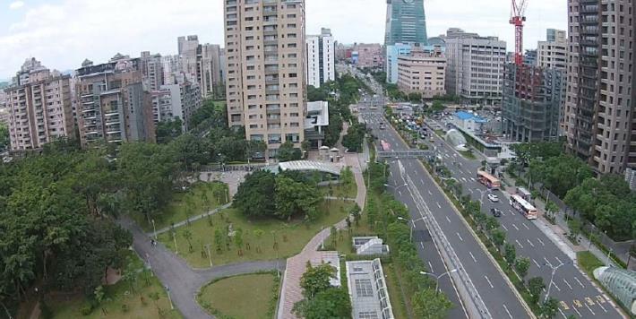 象山捷運站上方空拍中強公園一隅