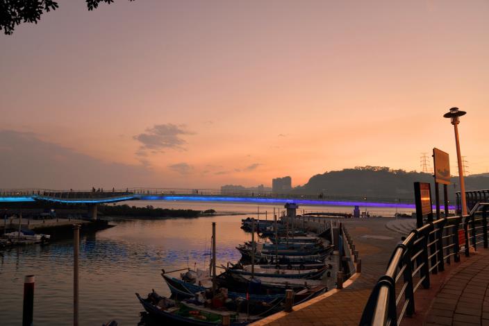 中港河自行車橋 保留當地濃厚的歷史人文特色及豐富的自然生態進行環境再造
