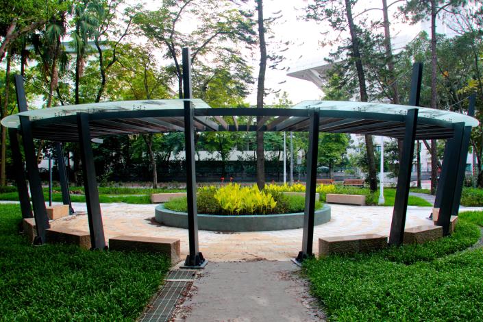 照片6.胡適公園-杉林廣場新風貌，呈現墓園公園化，公園主題化