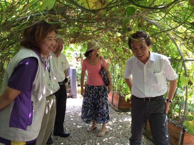 林副市長視察田園城市-綠屋頂(仰德區民活動中心)8