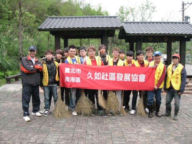 圖4  九如社區廣場居民自發性維護環境