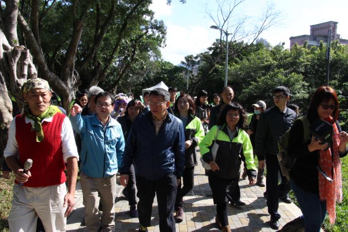 圖13.由陳德鴻老師導覽木柵公園