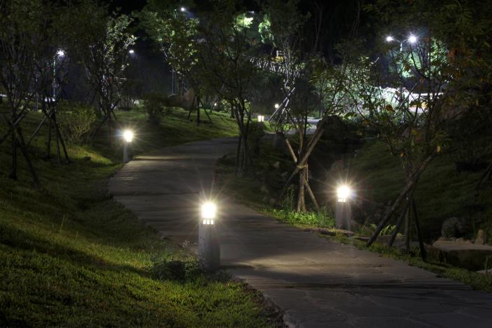 圖2.陽明山公園夜景照