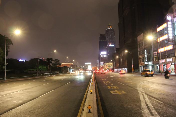 圖3.忠孝西路(中華路-塔城街)路周邊LED燈照明換裝工程