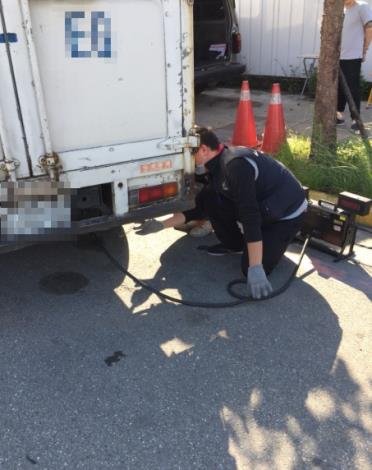 稽查檢測汽機車情形照片4