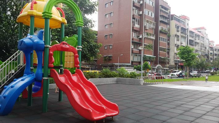 3.士林區天福里天福綠地-兒童遊具