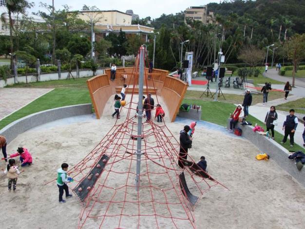 碧湖公園共融式遊具深受小朋友歡迎