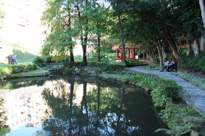 照片3：天和公園-湧泉及周邊水池、涼亭景觀整治修復成果