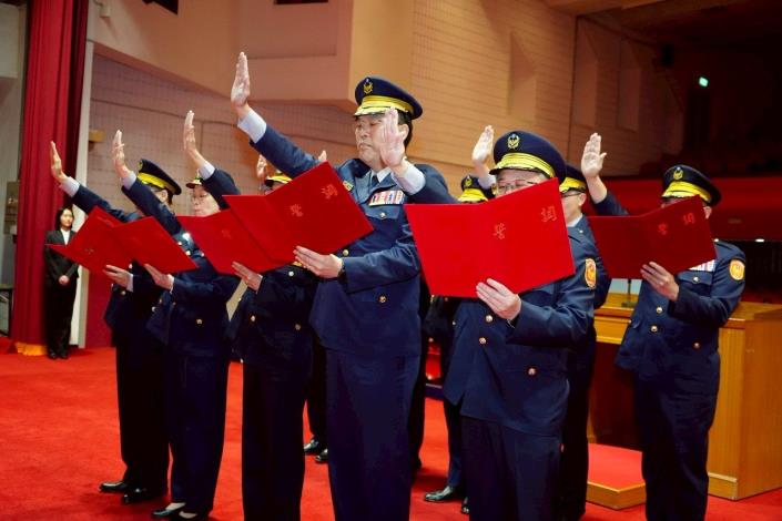 蔣萬安主持臺北市政府警察局卸任、新任分局長及大隊長聯合布達交接典禮