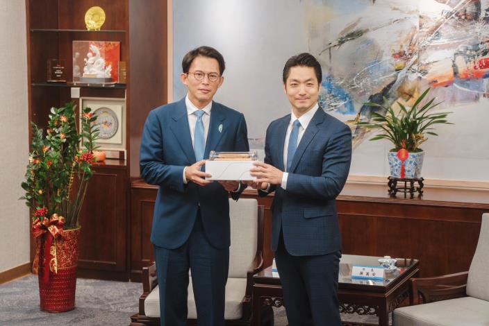 民眾黨主席偕議會黨團來訪