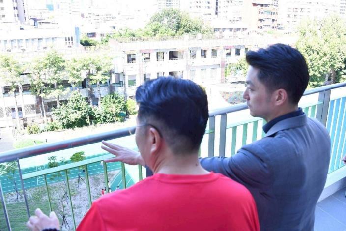 東園國小捷運共構大樓啟用6