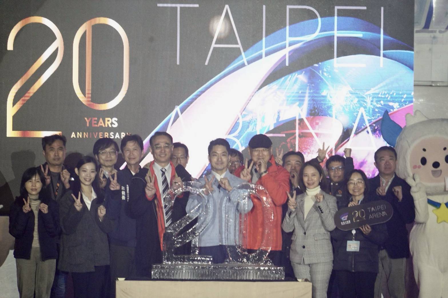 蔣萬安宣布小巨蛋20周年優惠活動。（圖／臺北市府）