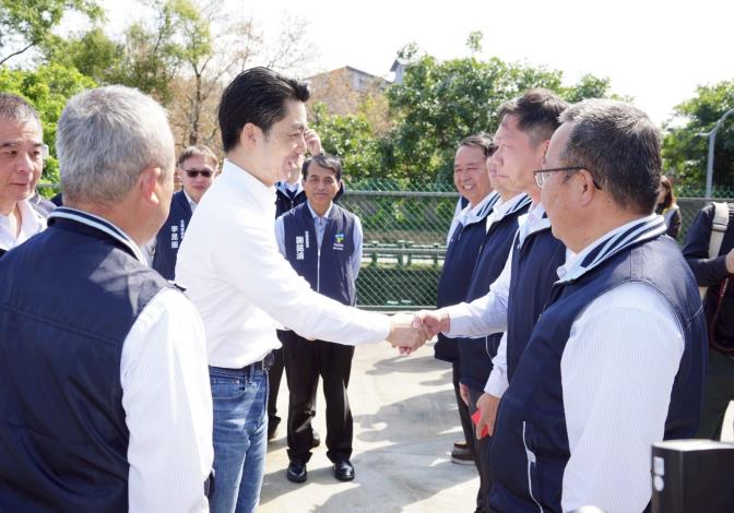 臺北市115年春節期間慰問本市市區公車業者及駕駛長 大南汽車照片系列(第5張)