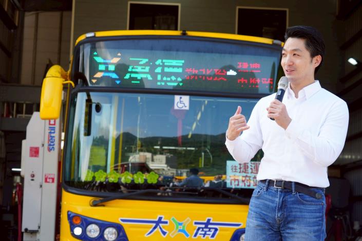 臺北市115年春節期間慰問本市市區公車業者及駕駛長 大南汽車照片系列(第2張)